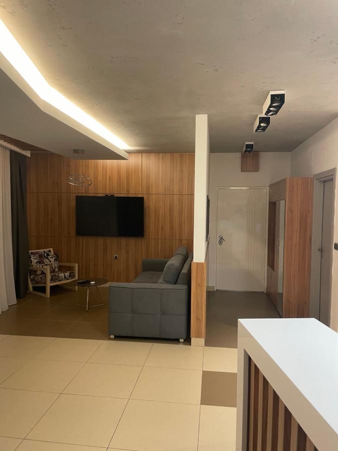 Leo Lux 1 Apartamento Ni Exterior foto