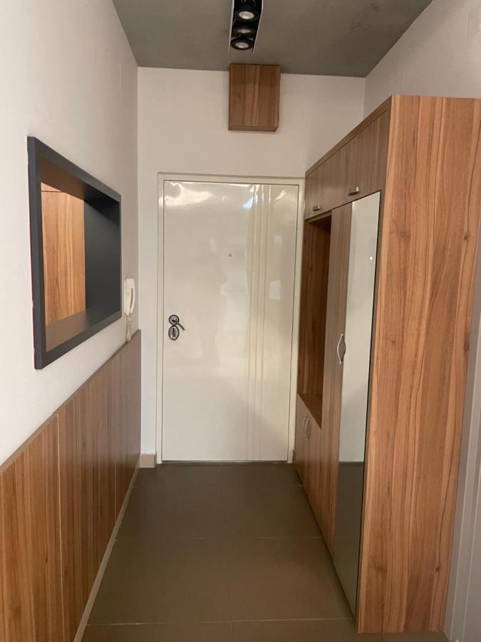Leo Lux 1 Apartamento Ni Exterior foto