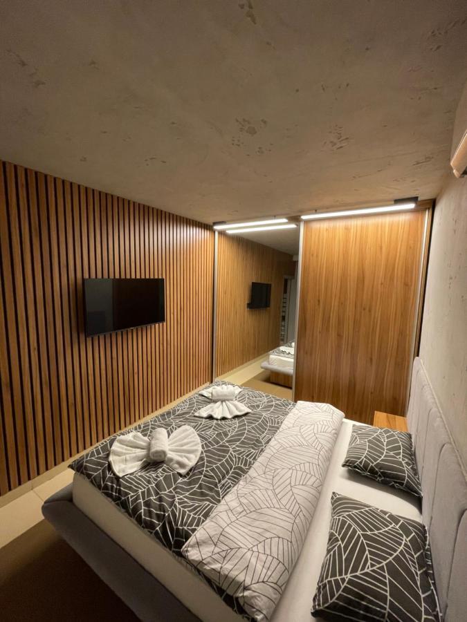 Leo Lux 1 Apartamento Ni Exterior foto