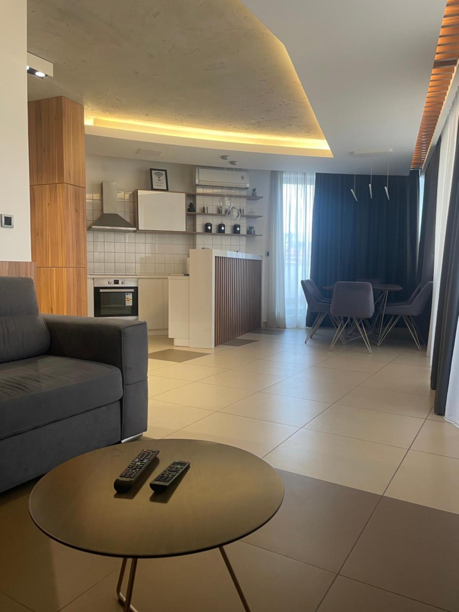 Leo Lux 1 Apartamento Ni Exterior foto